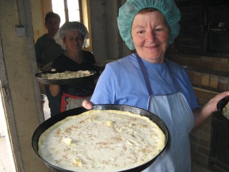Pizza und Zwiebelkuchen